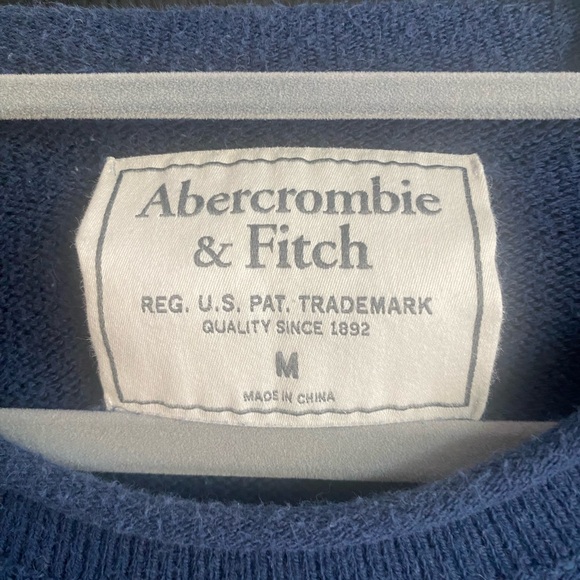 Abercrombie & Fitch Navy Moose Sweater-Size M - Picture 4 of 7